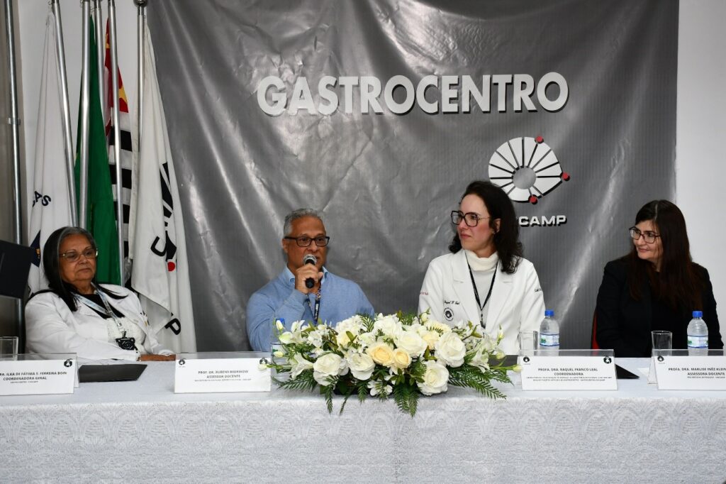 Laboratório de Investigação em Doenças Inflamatórias Intestinais da FCM celebra parcerias científicas e de extensão universitária