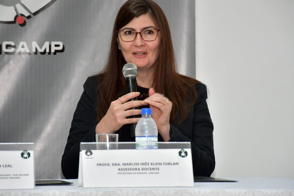 Laboratório de Investigação em Doenças Inflamatórias Intestinais da FCM celebra parcerias científicas e de extensão universitária